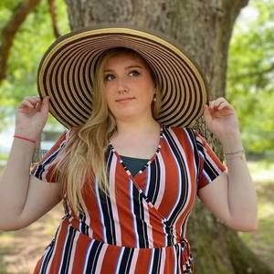 Meet your Posher, Roxanne